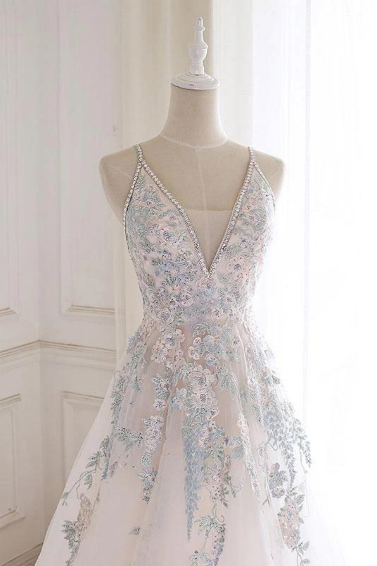 Weitese Dress Modest Long A-line V-neck Open Back Tulle Prom Dress With Slit main image 1