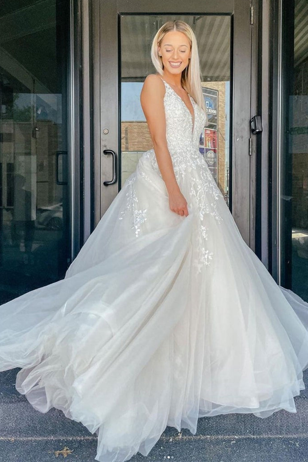 light champagne dresses Boho Light Champagne Wedding Dresses Long Sleeves Deep V Neck Lace Bridal Gowns