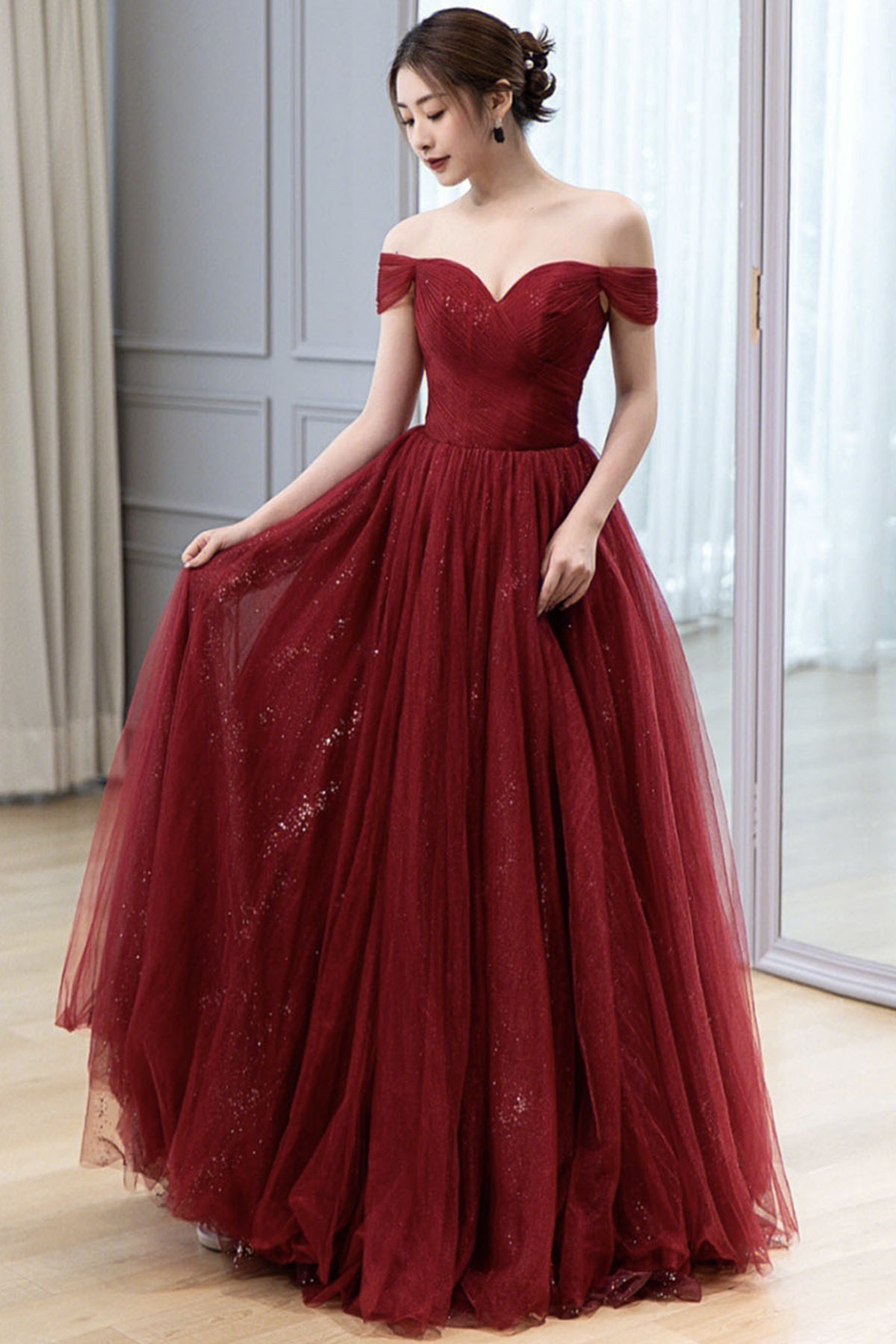 Burgundy A-line Off-the-Shoulder Tulle Flower Applique Prom Dresses –  Ballbella