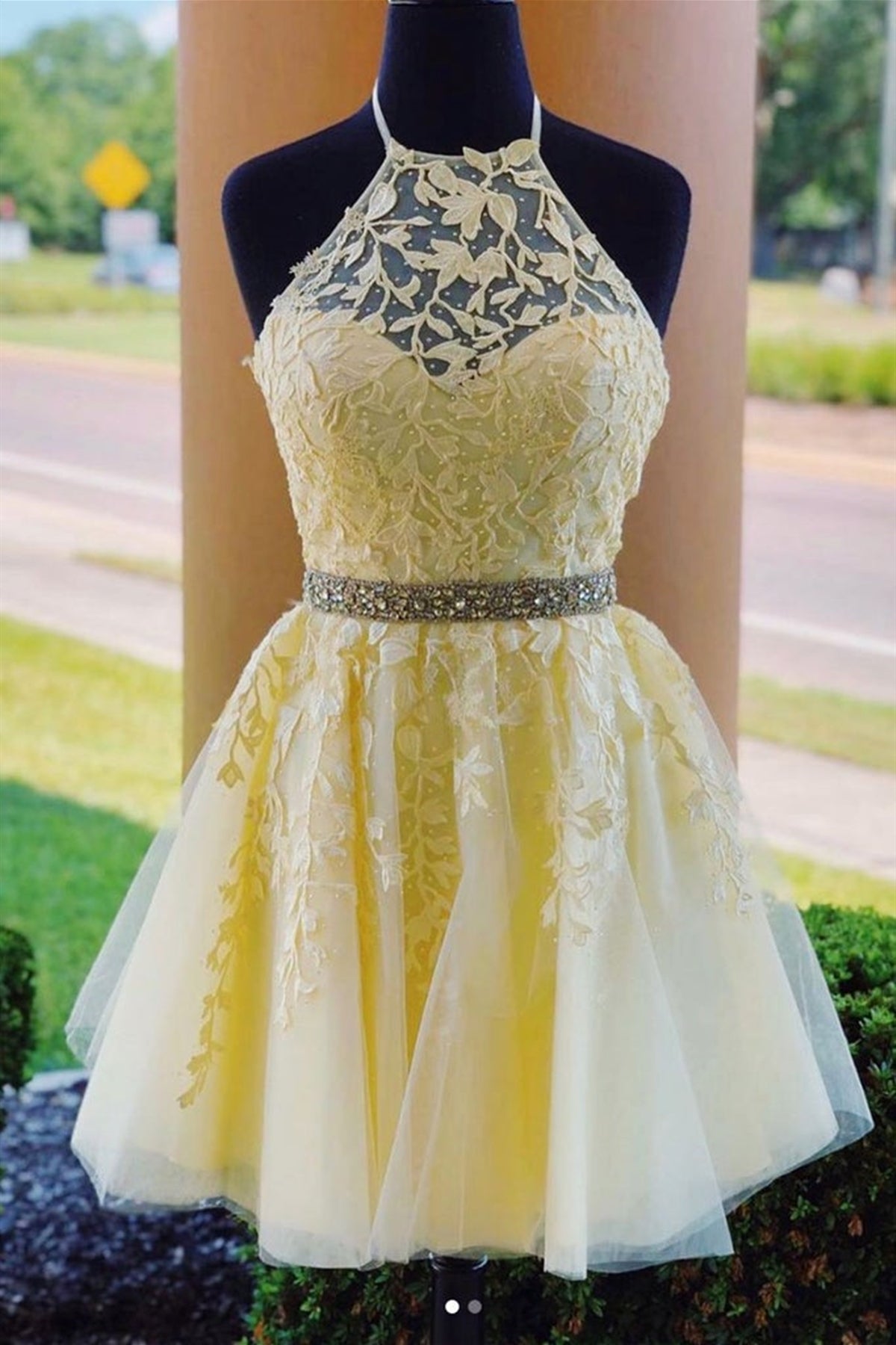 Halter Neck Backless Yellow Tulle Short Lace Prom Dresses, Yellow Lace Homecoming Dresses, Backless Yellow Formal Evening Dresses