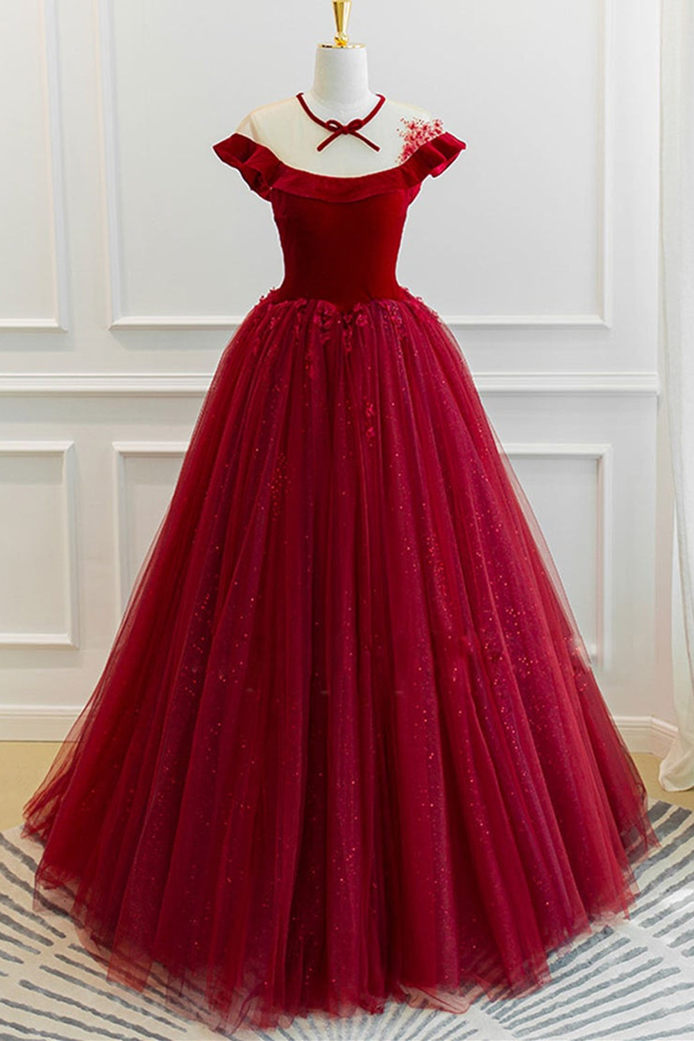 Shiny Burgundy Tulle Round Neck Long Prom Dresses, Burgundy Tulle Formal Evening DressesShiny Burgundy Tulle Round Neck Long Prom Dresses, Burgundy Tulle Formal Evening Dresses